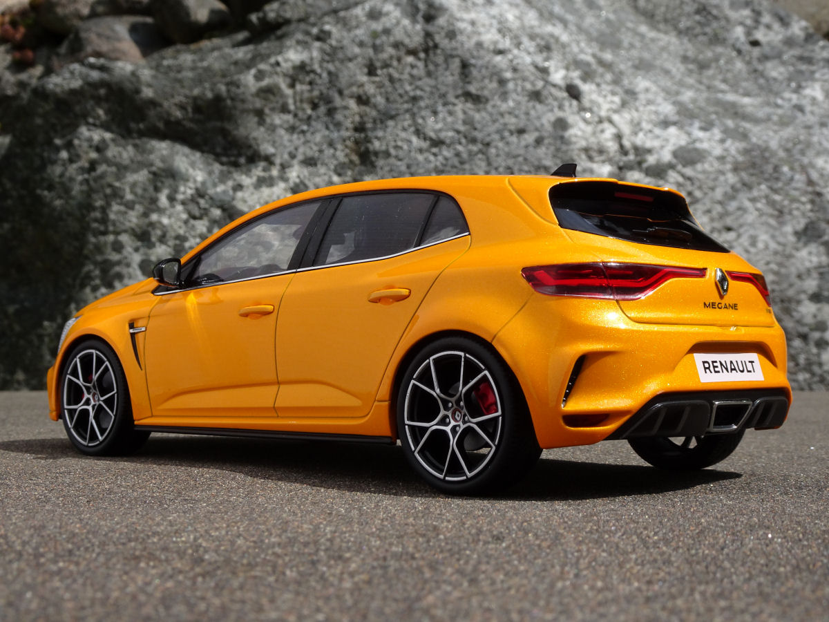 Megane R.S. Trophy  