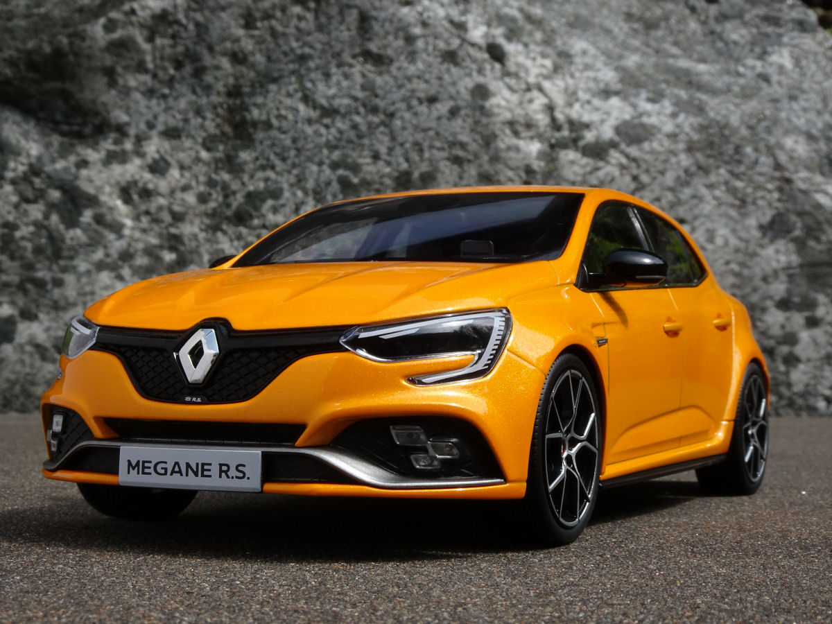 Megane R.S. Trophy  