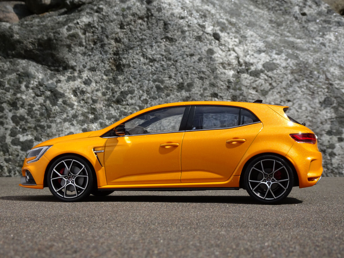 Megane R.S. Trophy  