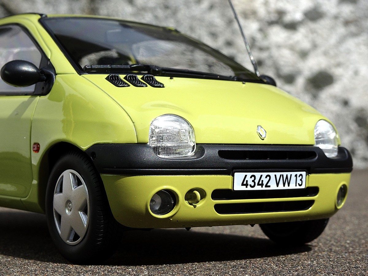 Twingo 1:18   